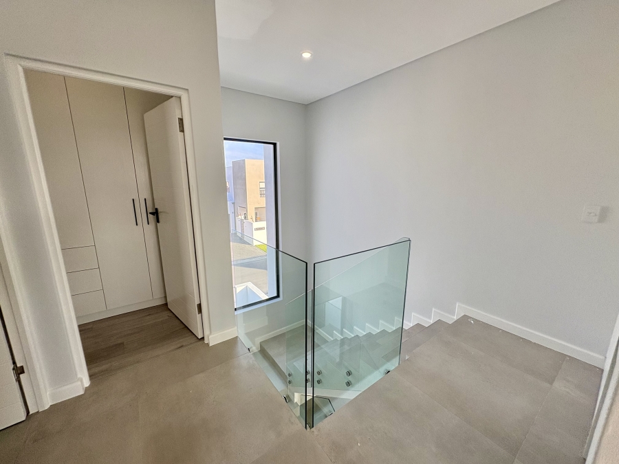 4 Bedroom Property for Sale in Sandown Western Cape